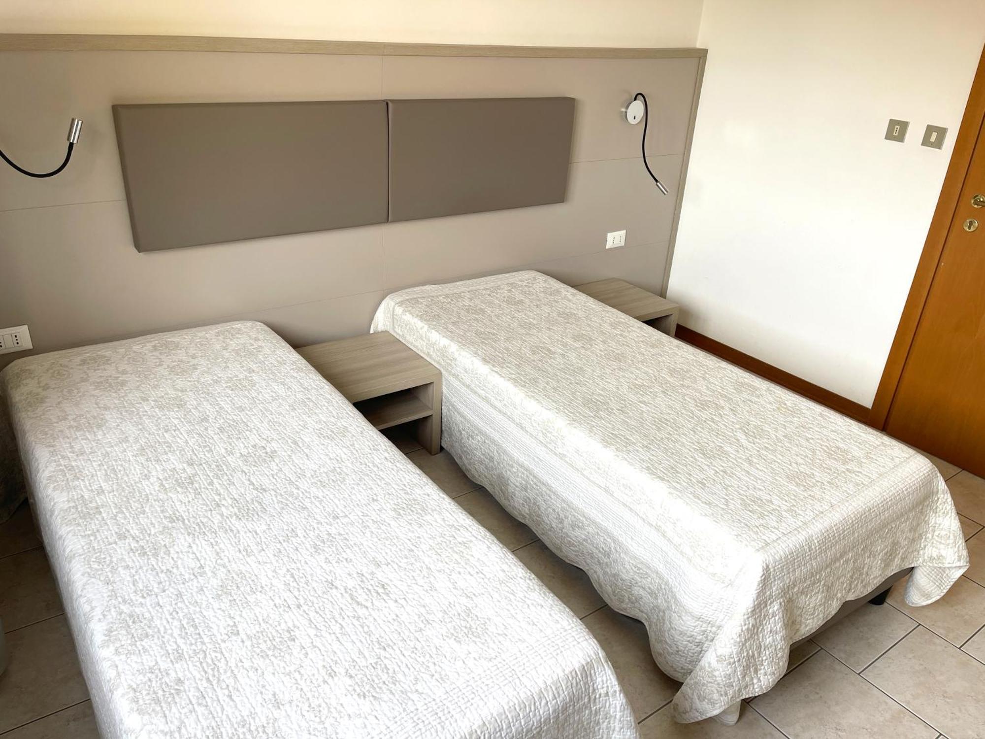 Hotel Villa Augusta غرادو المظهر الخارجي الصورة