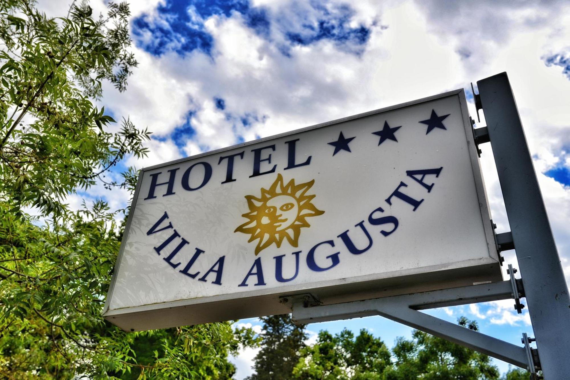 Hotel Villa Augusta غرادو المظهر الخارجي الصورة