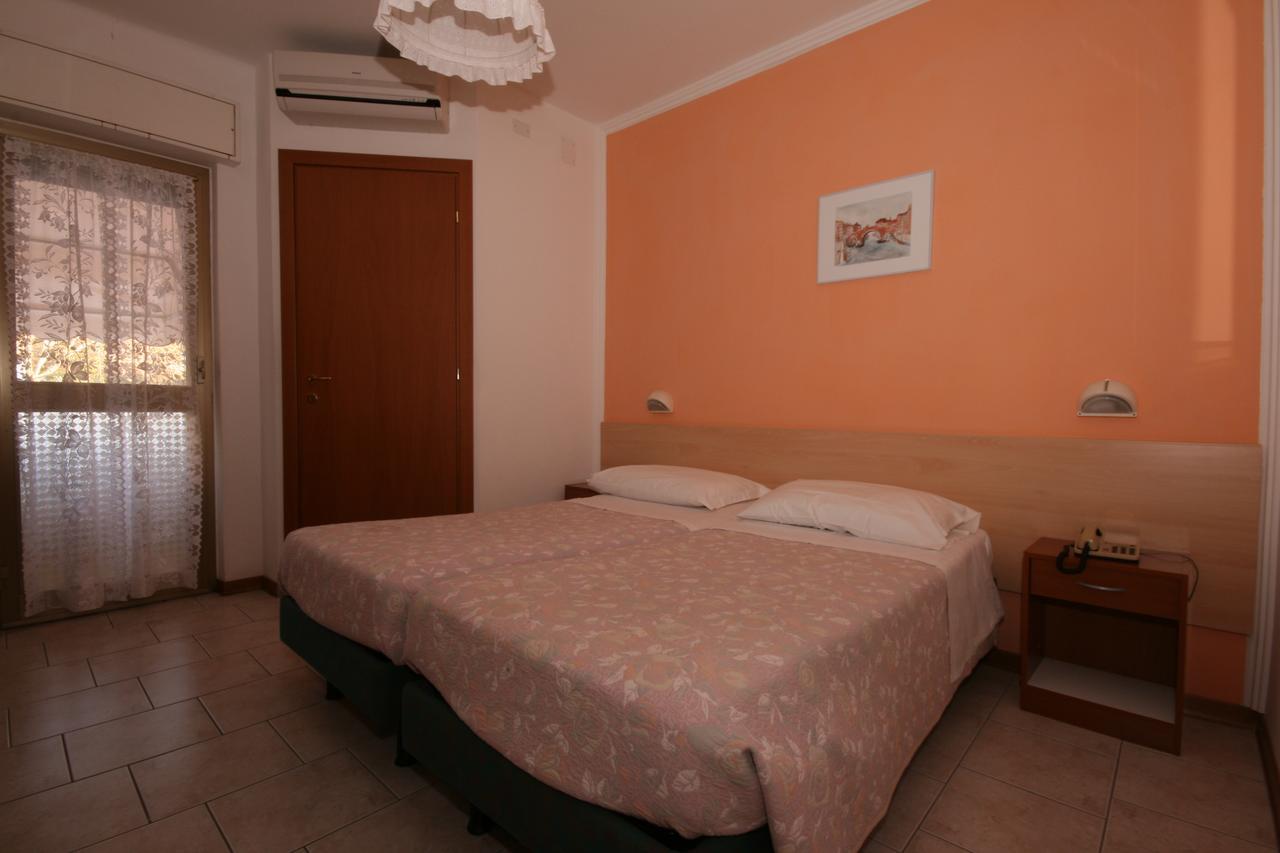 Hotel Villa Augusta غرادو المظهر الخارجي الصورة